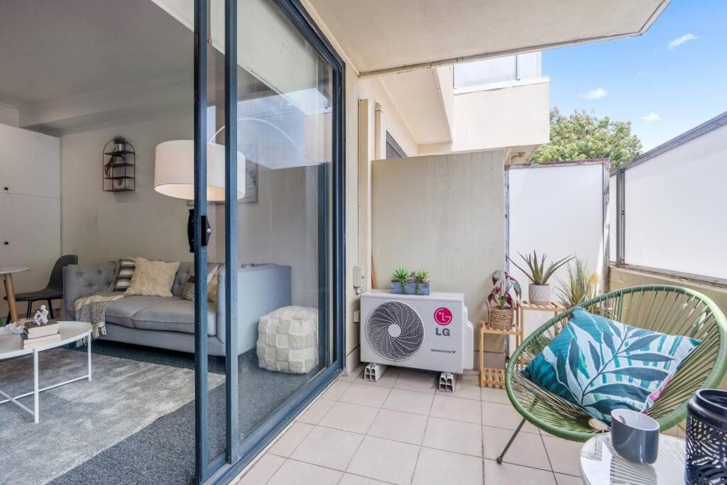 Cozy 1 Bedder In St Kilda With Balcony Apartment Мелбърн Екстериор снимка