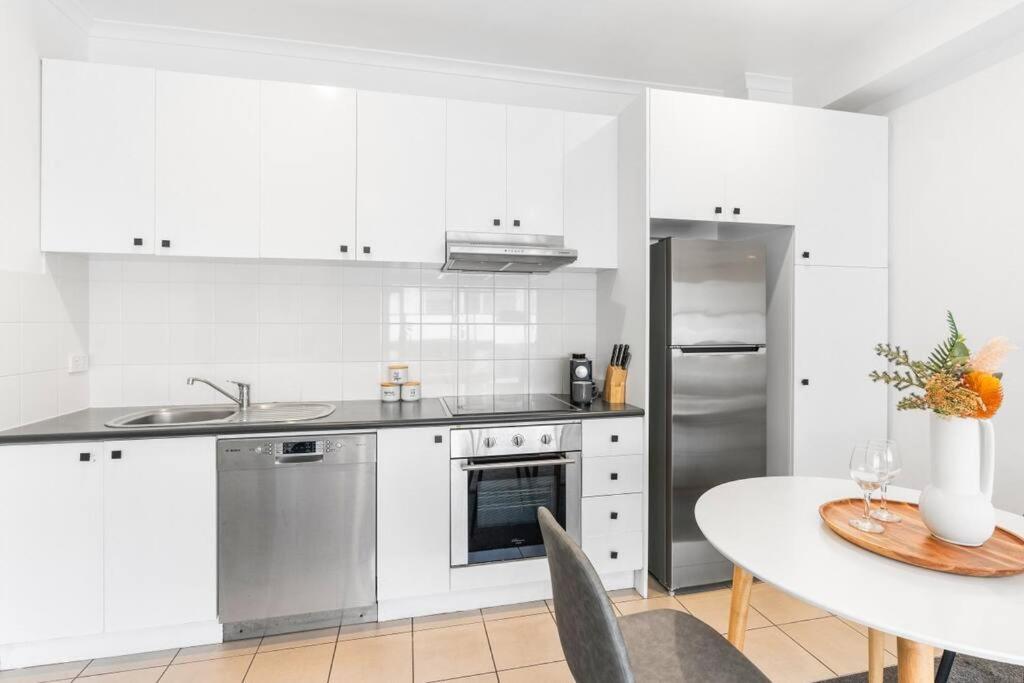 Cozy 1 Bedder In St Kilda With Balcony Apartment Мелбърн Екстериор снимка